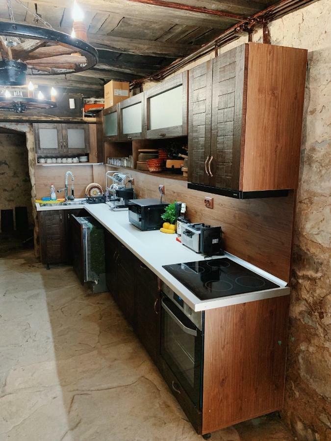 אפרילצי Карамановите Къщи מראה חיצוני תמונה